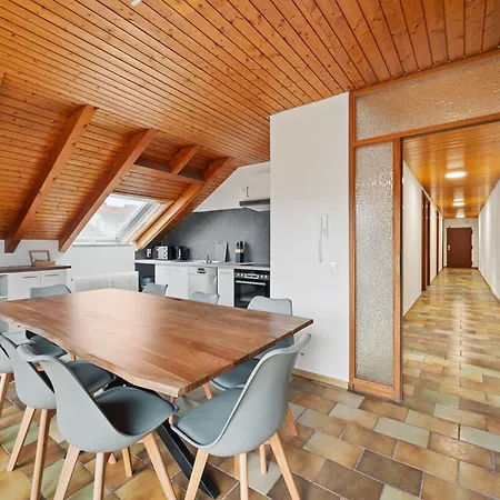 7 Zimmer-Wlan-Parkplatz-Kueche-Balkon-8 Personen アパート