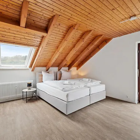 7 Zimmer-Wlan-Parkplatz-Kueche-Balkon-8 Personen アパート
