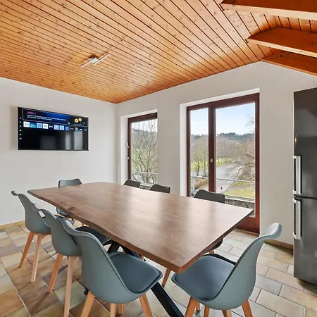 アパート 7 Zimmer-Wlan-Parkplatz-Kueche-Balkon-8 Personen