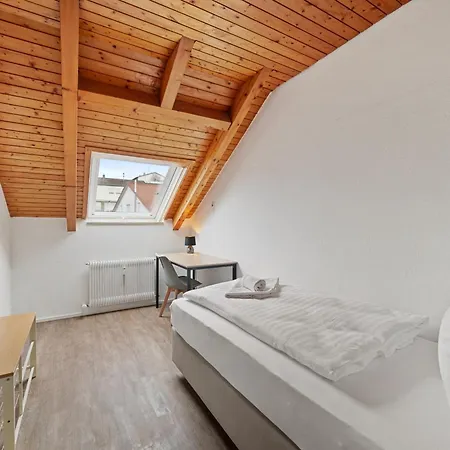 7 Zimmer-Wlan-Parkplatz-Kueche-Balkon-8 Personen アパート *