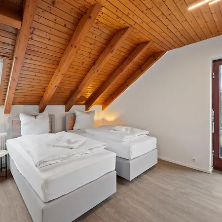 7 Zimmer-Wlan-Parkplatz-Kueche-Balkon-8 Personen アパート