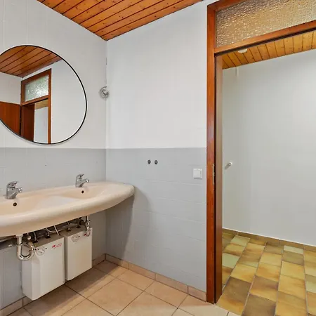 アパート 7 Zimmer-Wlan-Parkplatz-Kueche-Balkon-8 Personen *