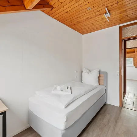 7 Zimmer-Wlan-Parkplatz-Kueche-Balkon-8 Personen * Rudersberg