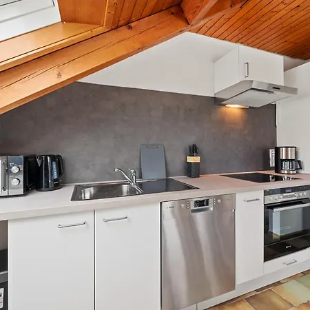 7 Zimmer-Wlan-Parkplatz-Kueche-Balkon-8 Personen アパート *